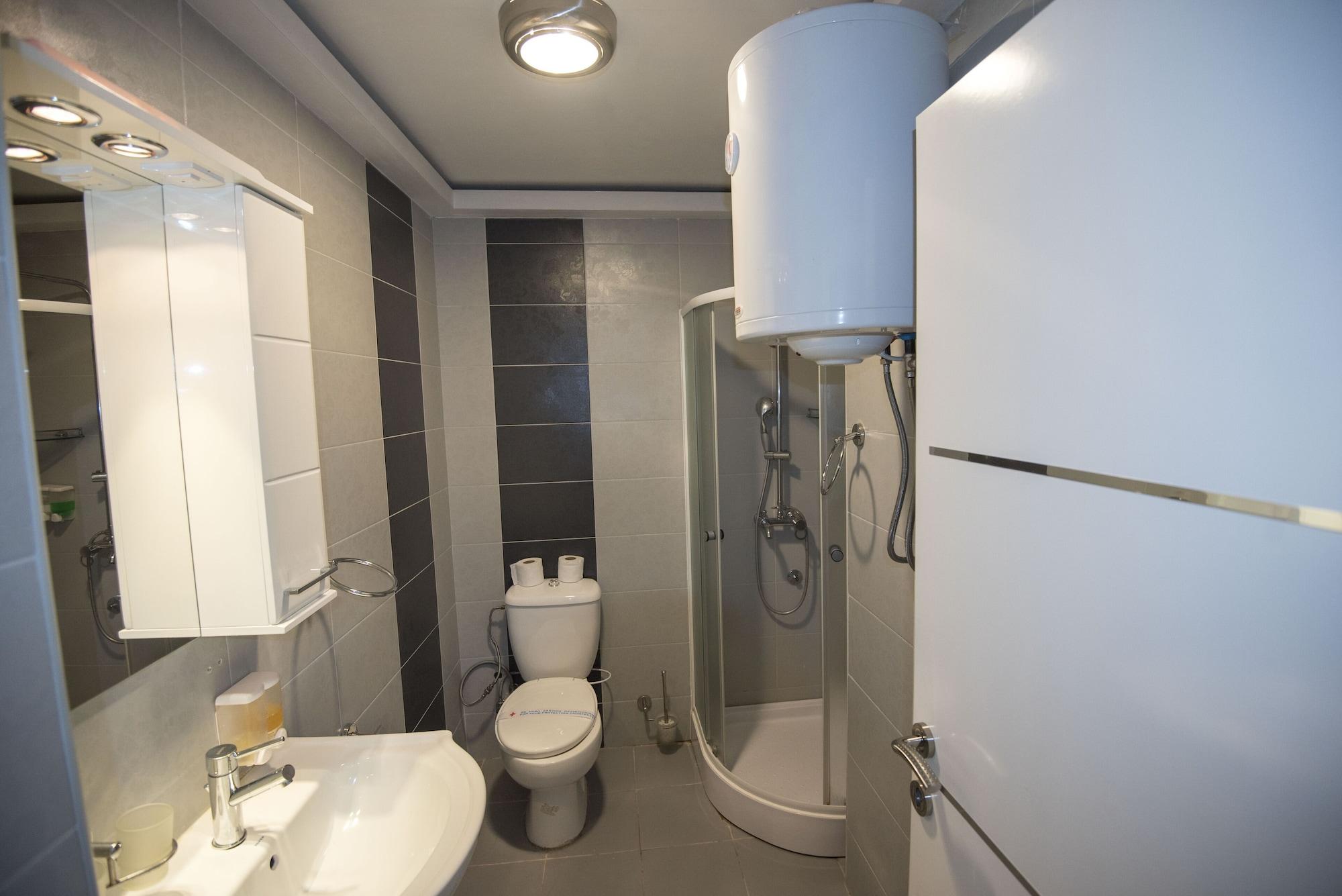 Equipamiento de Habitación Mujen Lux Kopaonik