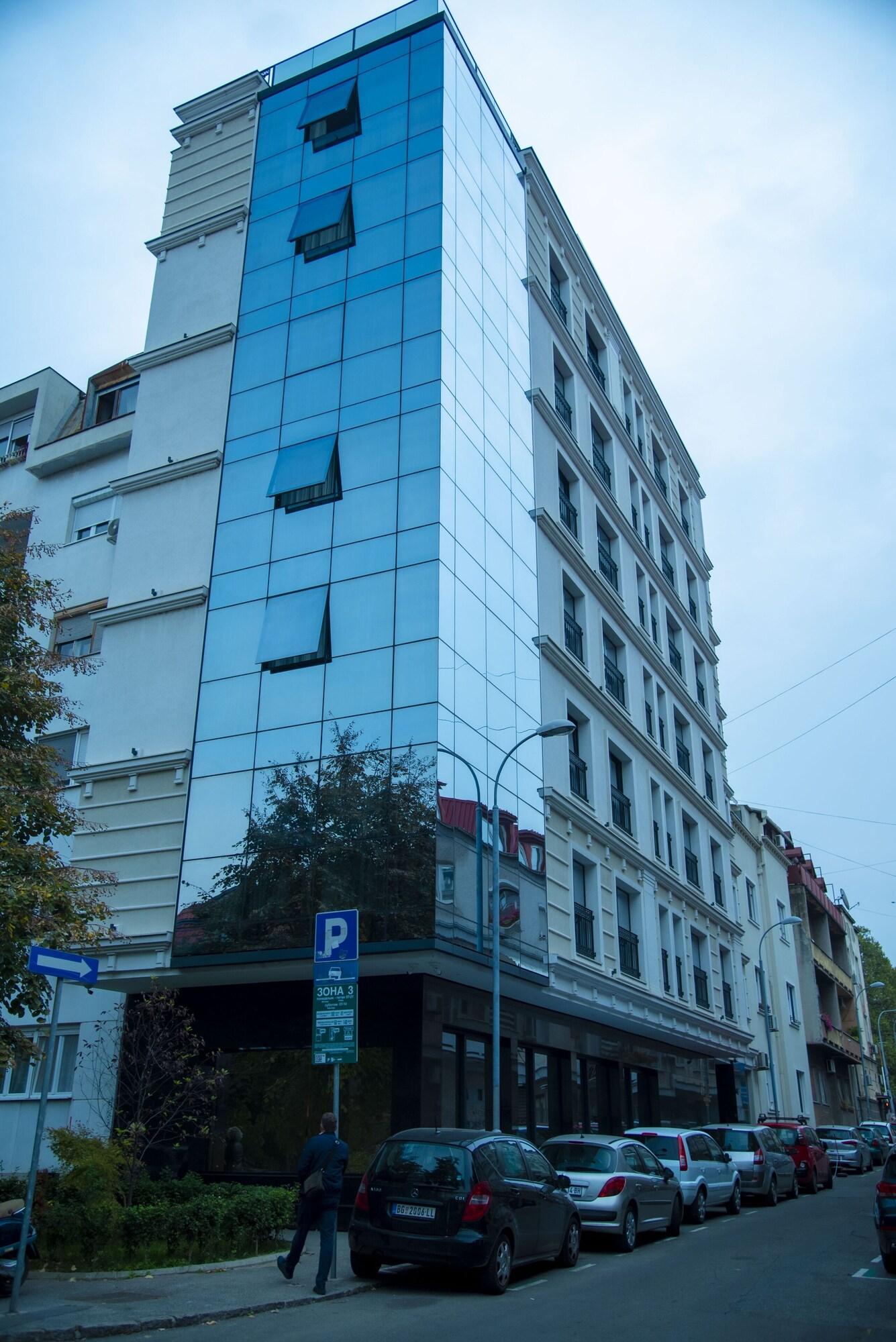 Vista Exterior H41 Luxury Suites