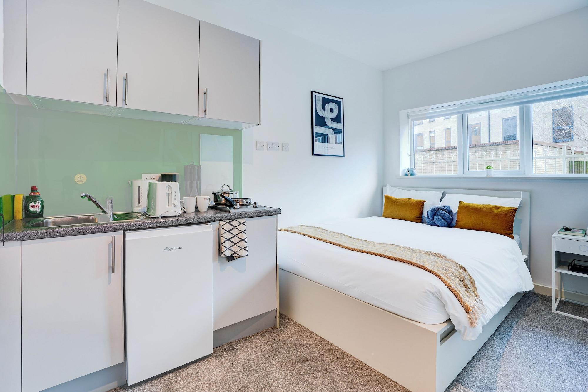 Varios Kingston Luxe Suites Riverside Apartment Belvilla