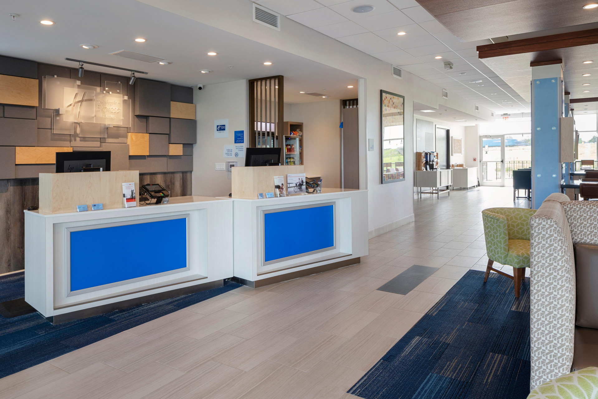 Vista Lobby Holiday Inn Exp & Sts Bourbonnais East - Bradley