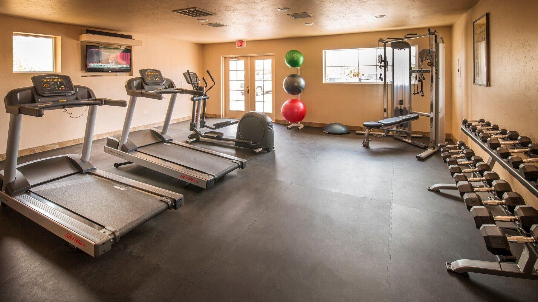 Gimnasio Sierra Grande, A Ted Turner Retreat
