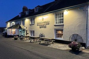 Alojamiento - The Edgcumbe Arms