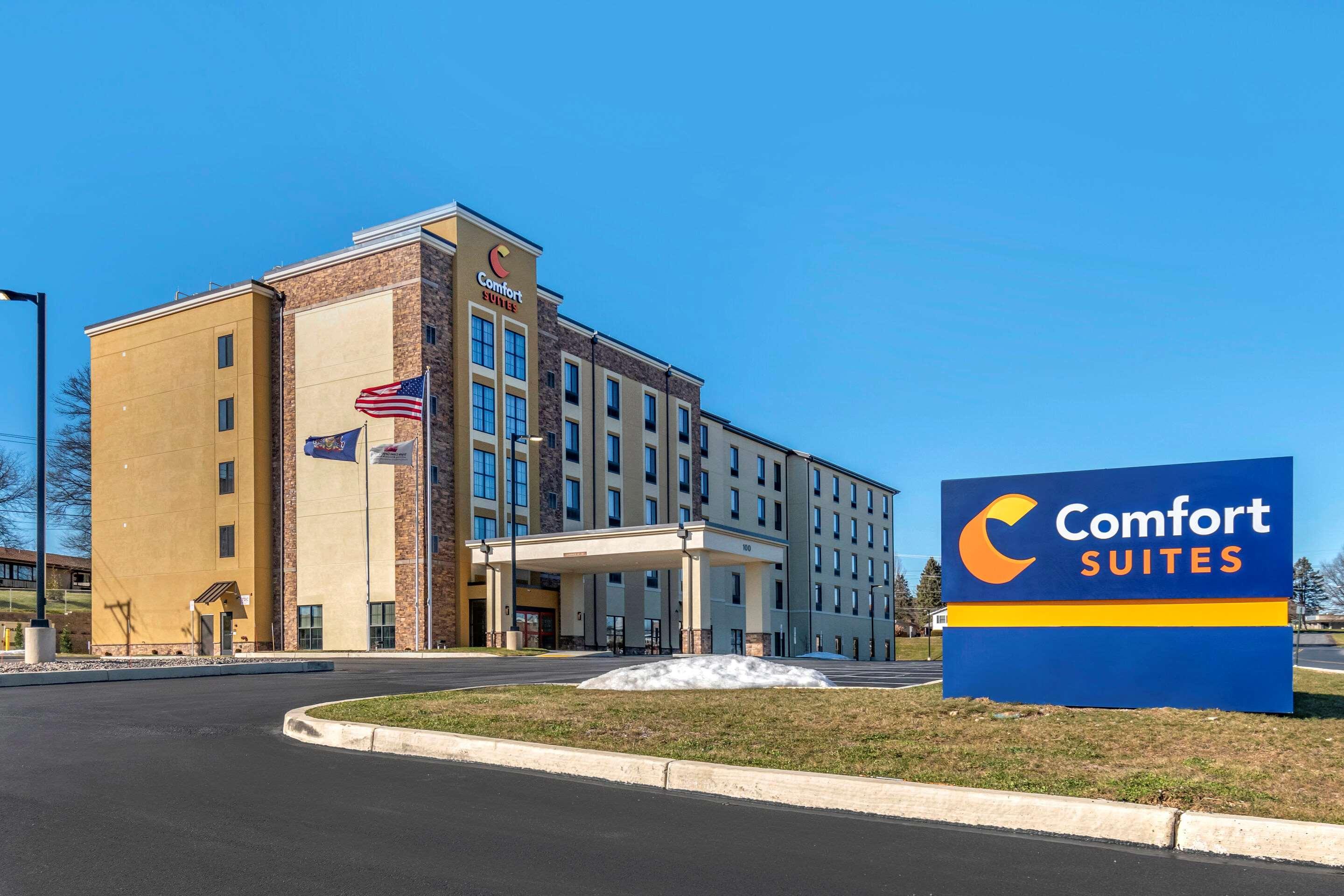 Vista Exterior Comfort Suites Camp Hill-Harrisburg West
