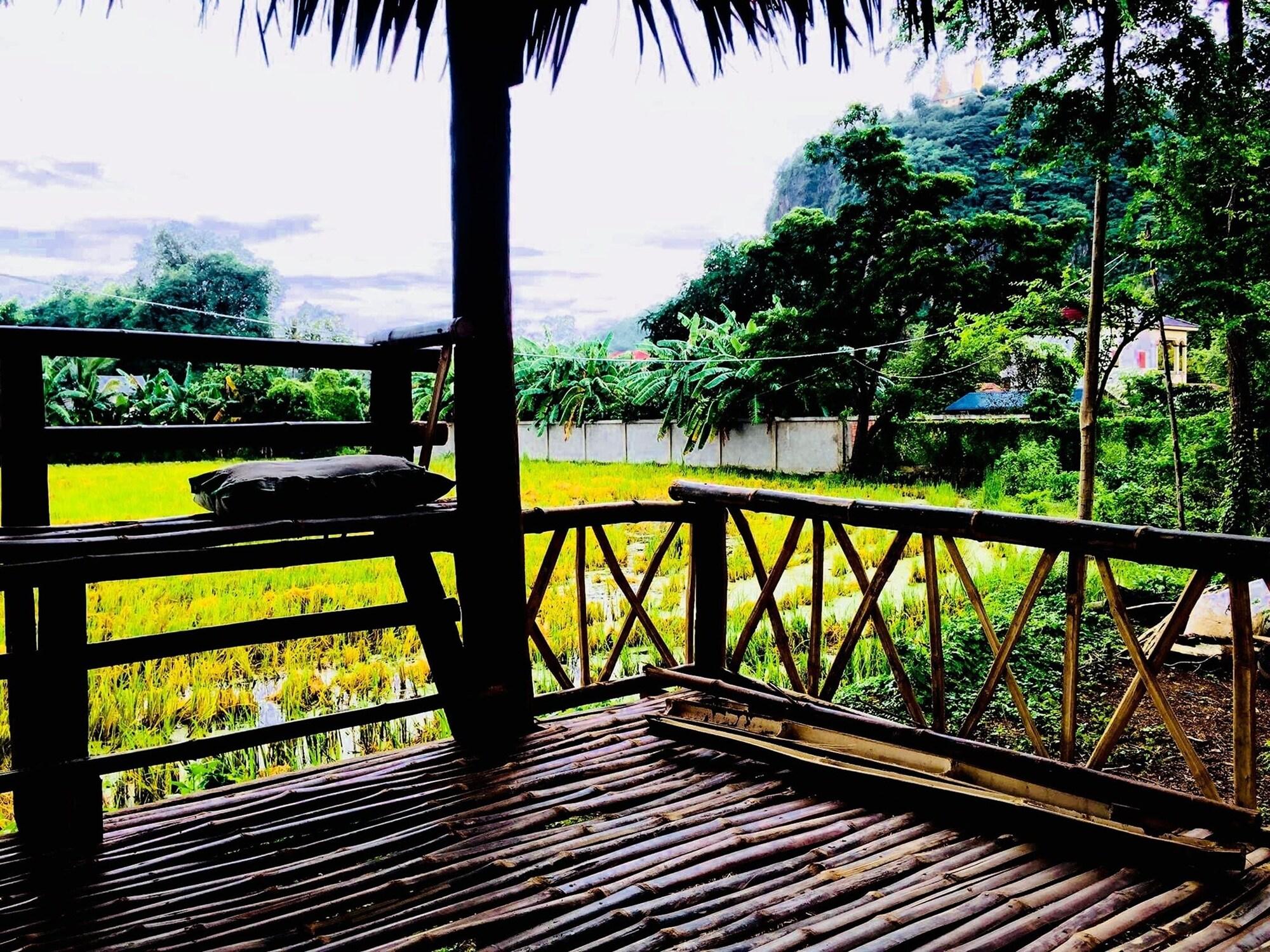 Vista Lobby Family Batcave Homestay - Hostel