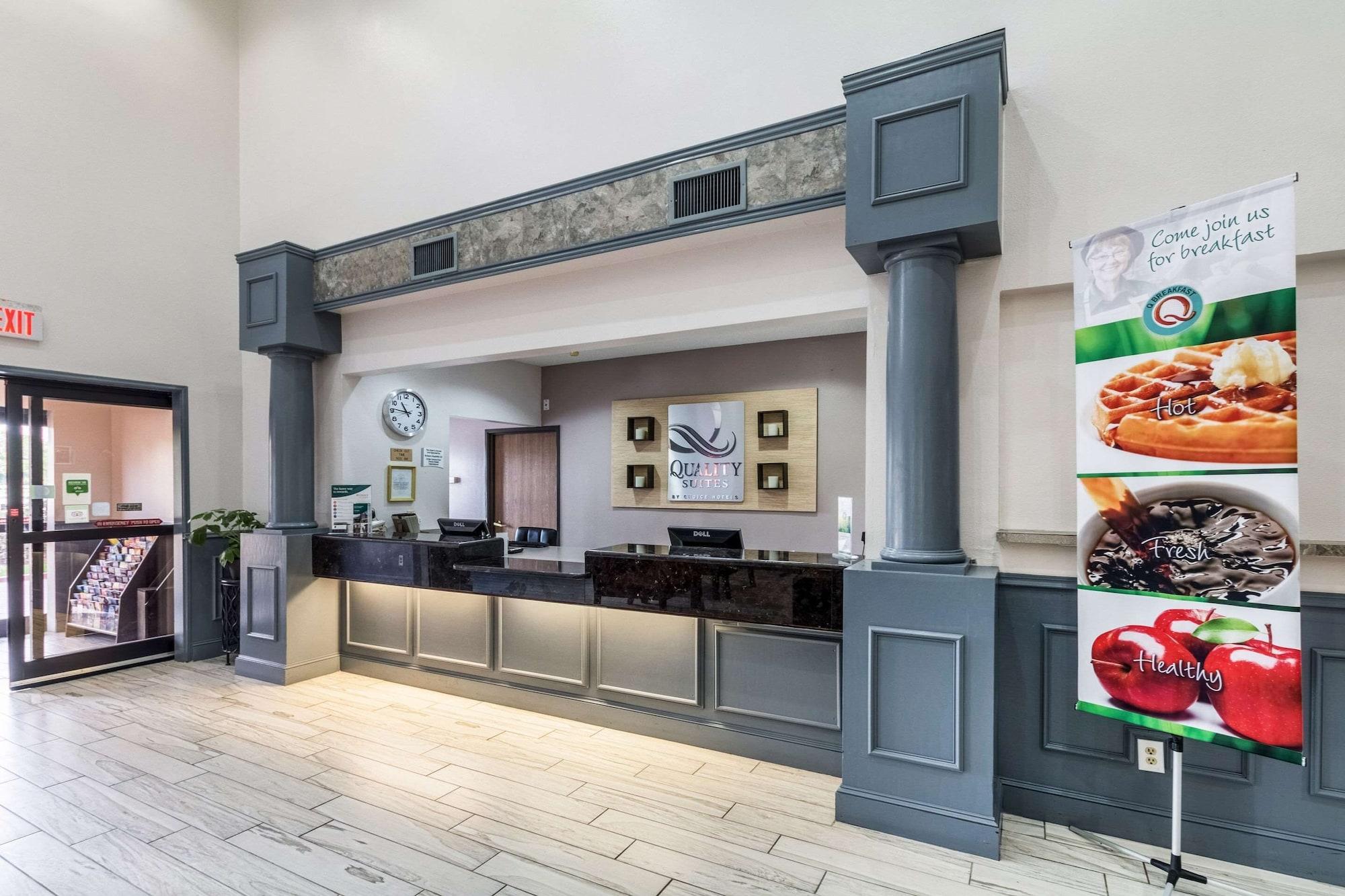 Vista Lobby Quality Suites Burleson - Ft. Worth