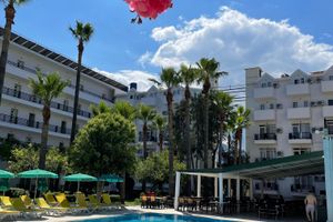 Alojamiento - Malibu Garden Resort Hotel