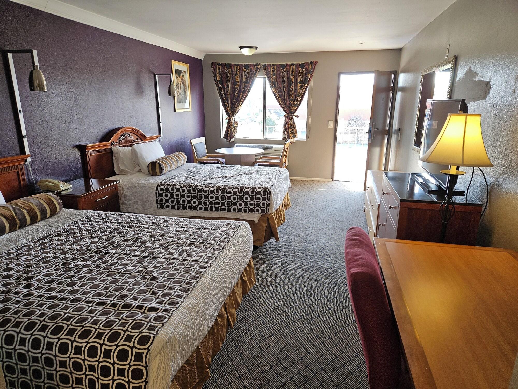 Comodidades del Alojamiento Fullerton Inn - Near Medieval Times