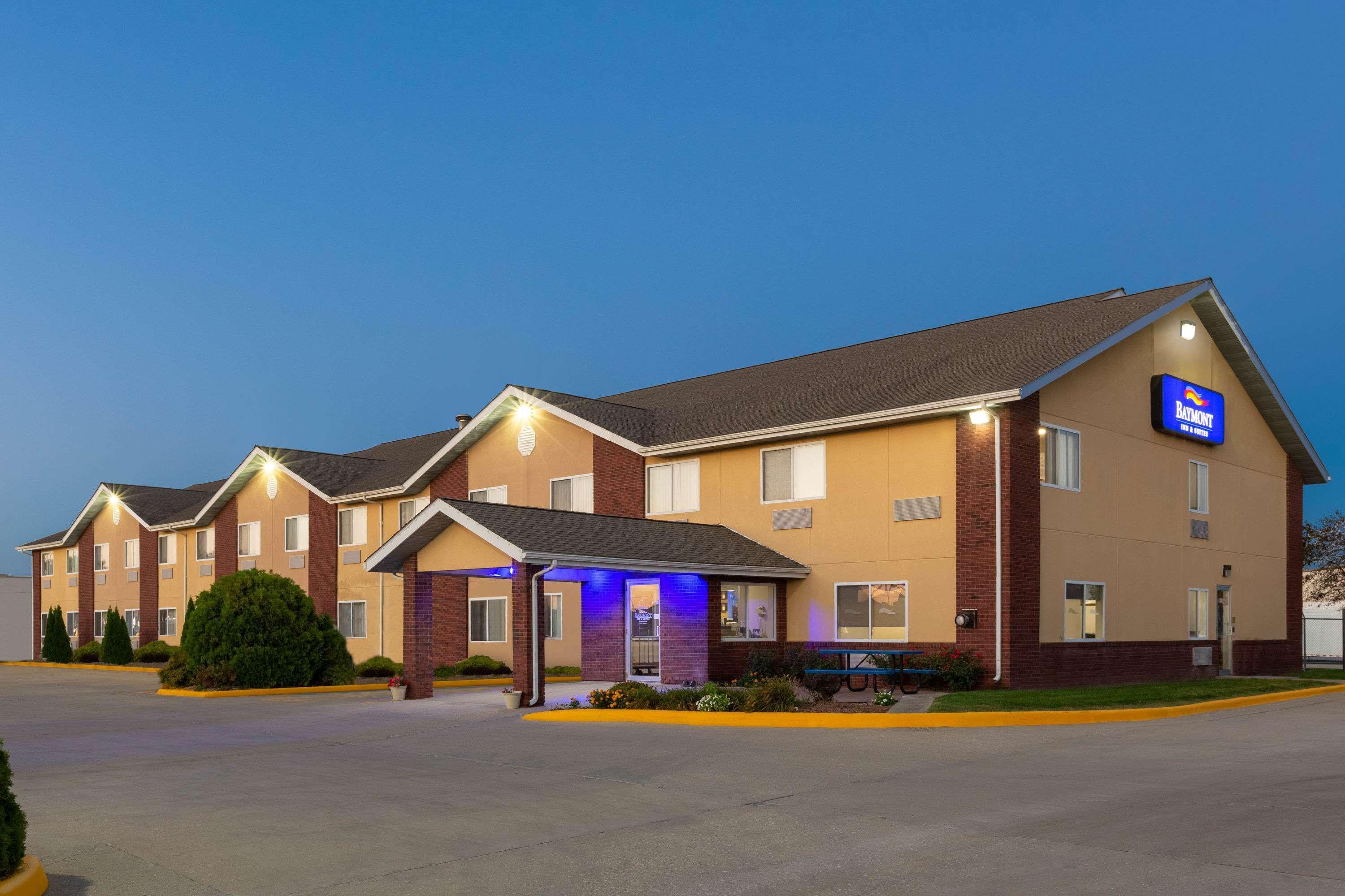 Vista Exterior Baymont by Wyndham Fort Dodge