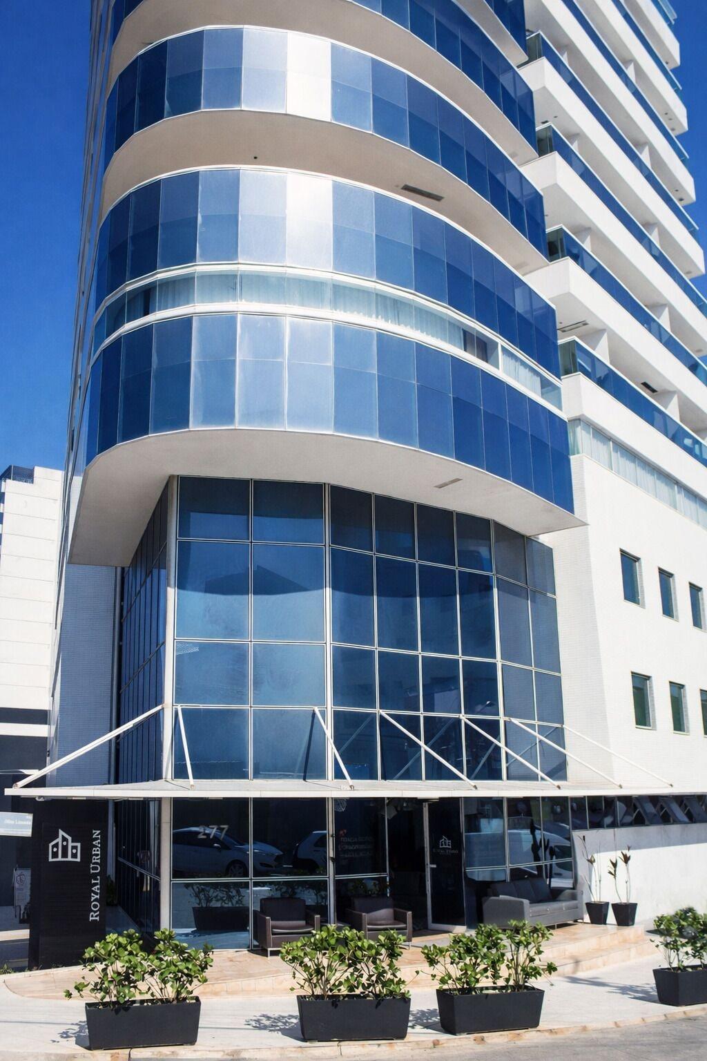 Vista Exterior Royal Urban Macaé Hotel