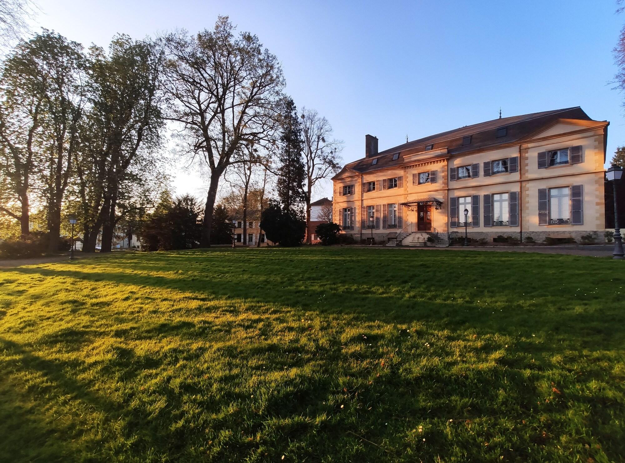 Vista Exterior La Maison Verneuil