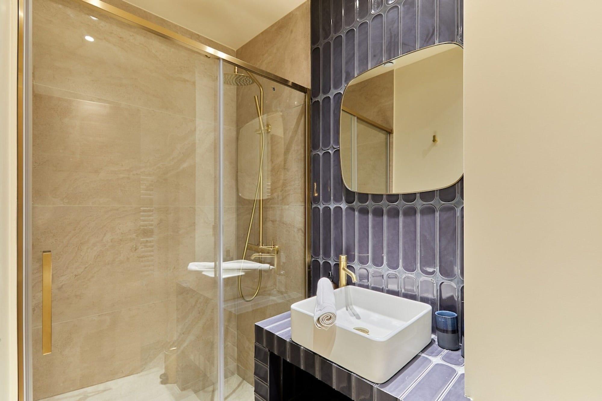 Equipamiento de Habitación Incredible AC Apartment 3 Bedrooms Center of Paris