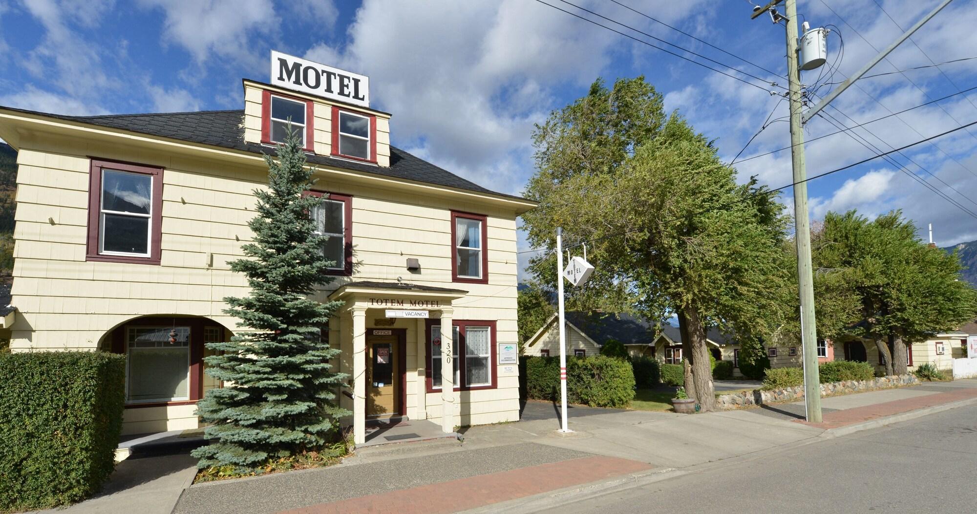 Varios Totem Motel