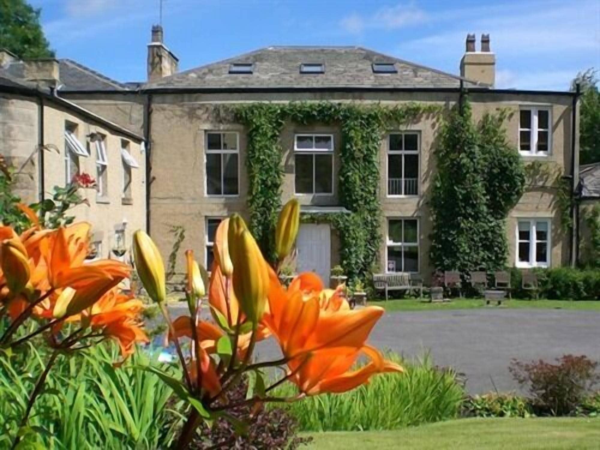 Varios Hedgefield House Hotel