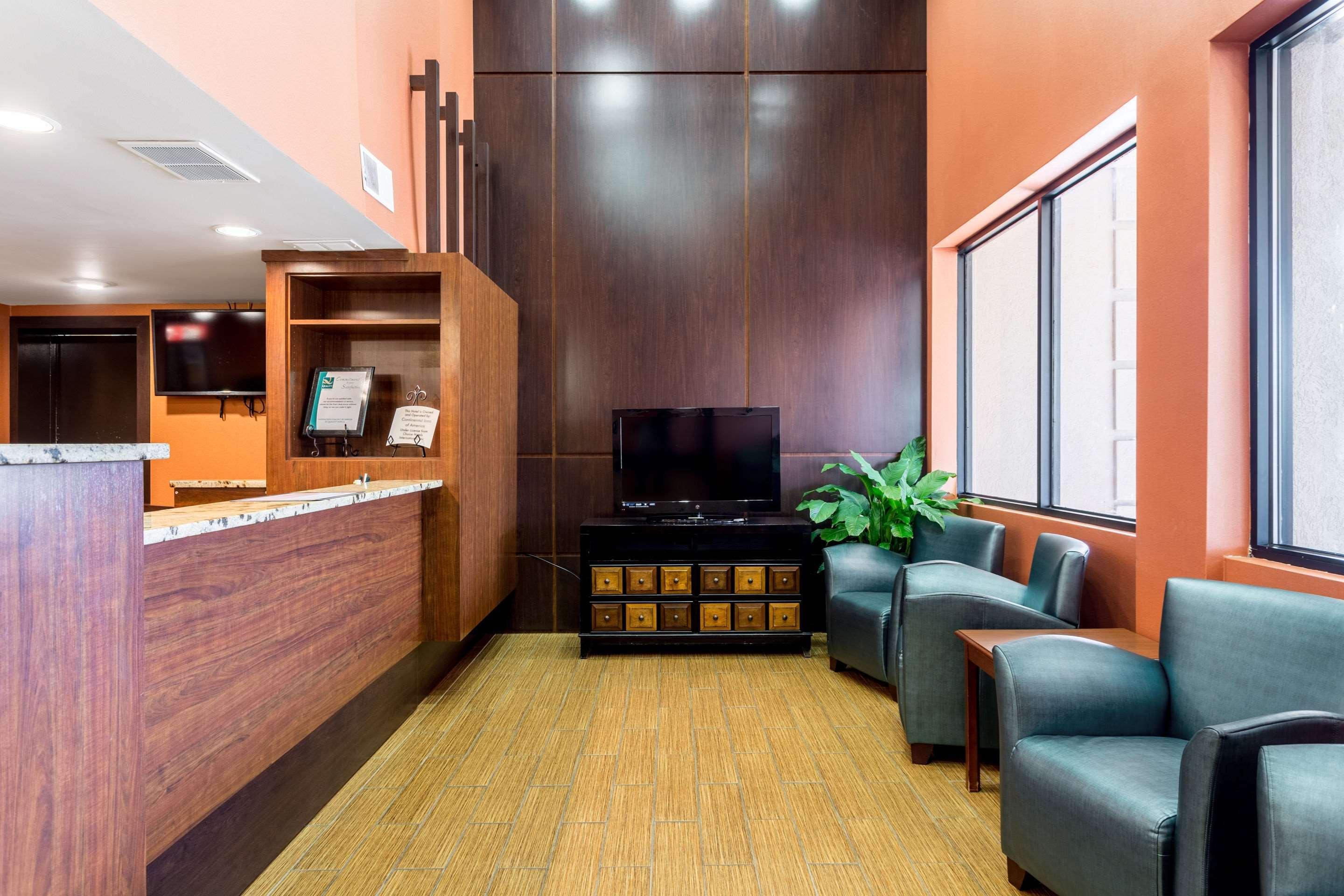 Vista Lobby Comfort Inn & Suites Nashville Downtown – Stadium