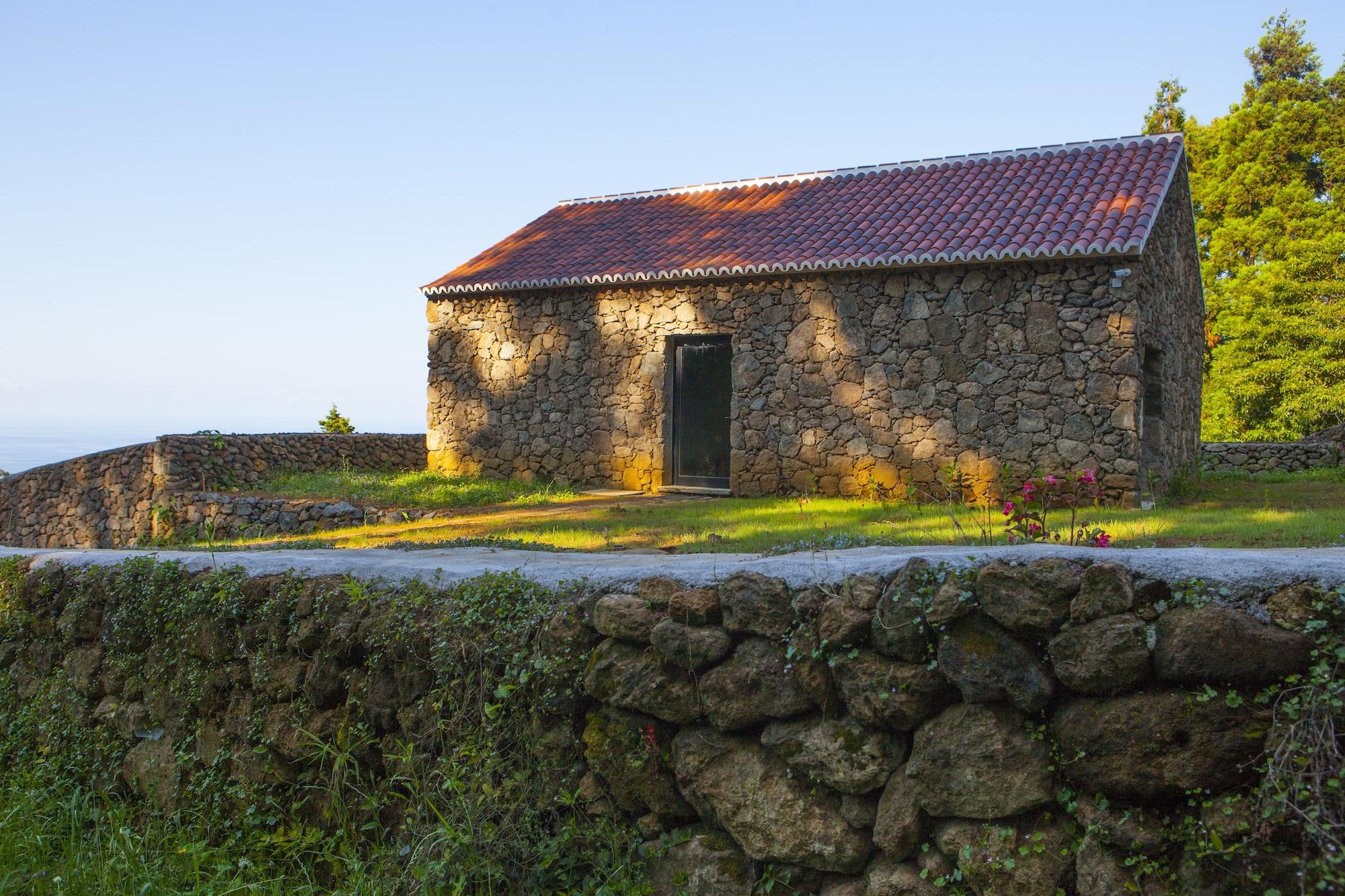 Vista Exterior Caparica Azores Ecolodge