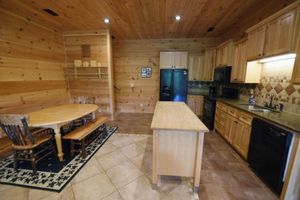 Alquiler Vacacional - Mountain Lakefront Log Cabin on Lake Nottely in Blairsville and near Blue Ridge