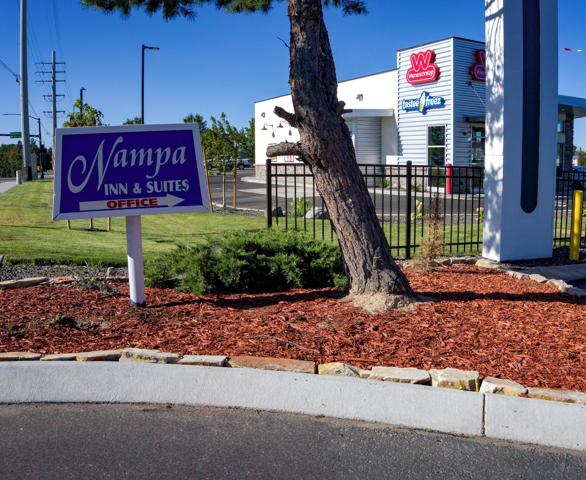 Vista Exterior Nampa Inn & Suites