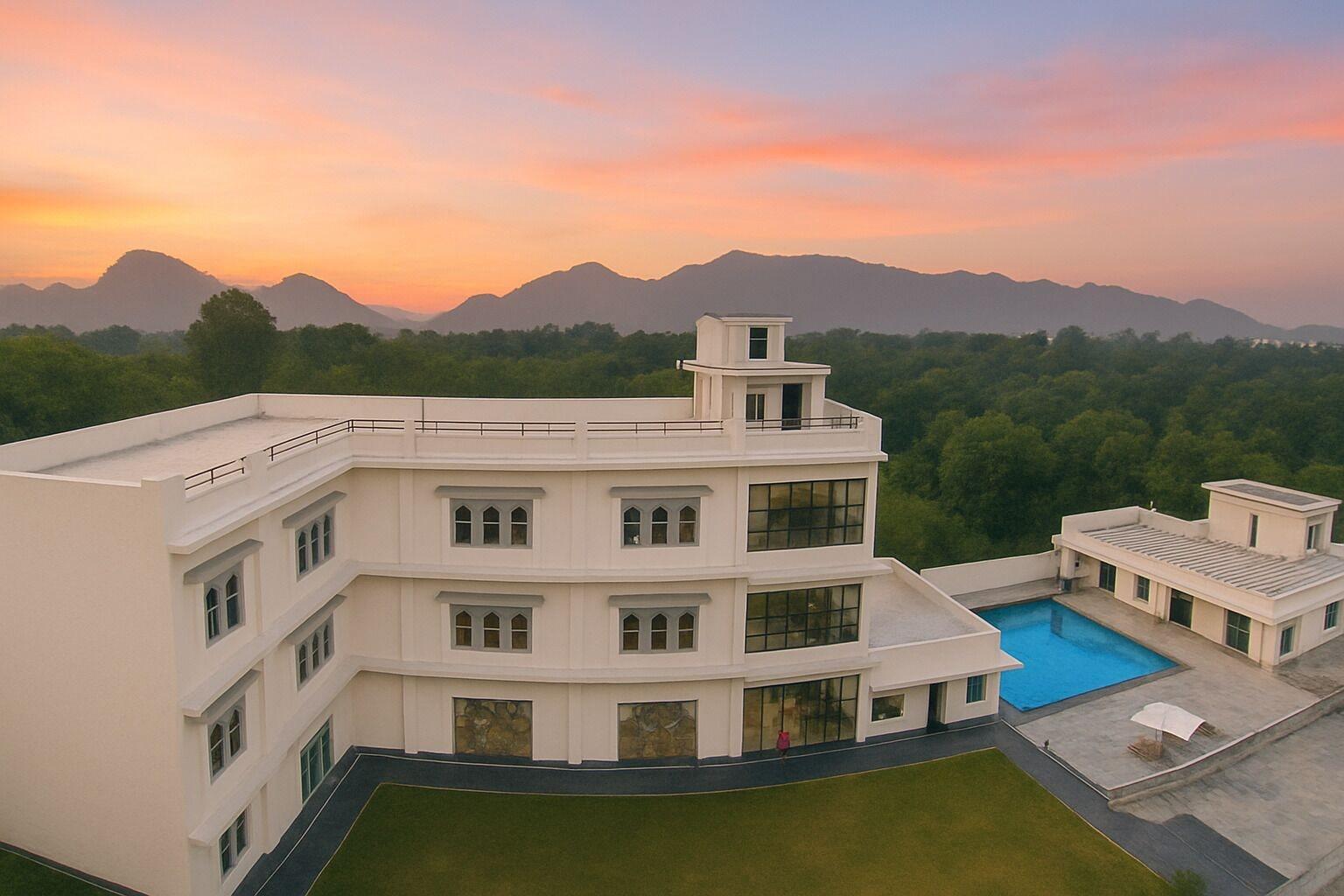 Vista Exterior Serenity Hill Resort Near - 2Km Fateh Sagar Lake Udaipur