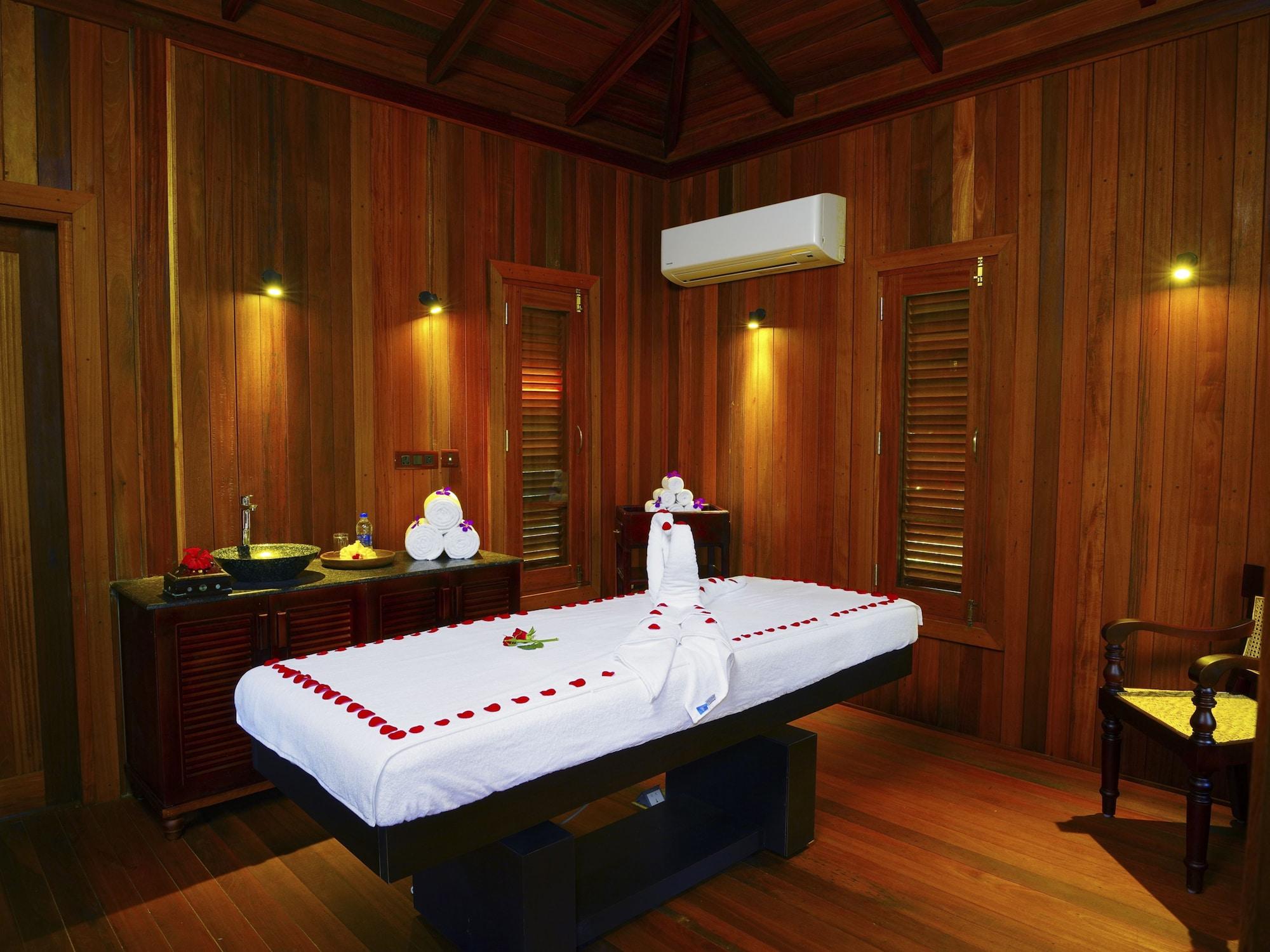 Spa Niraamaya Cardamom Club