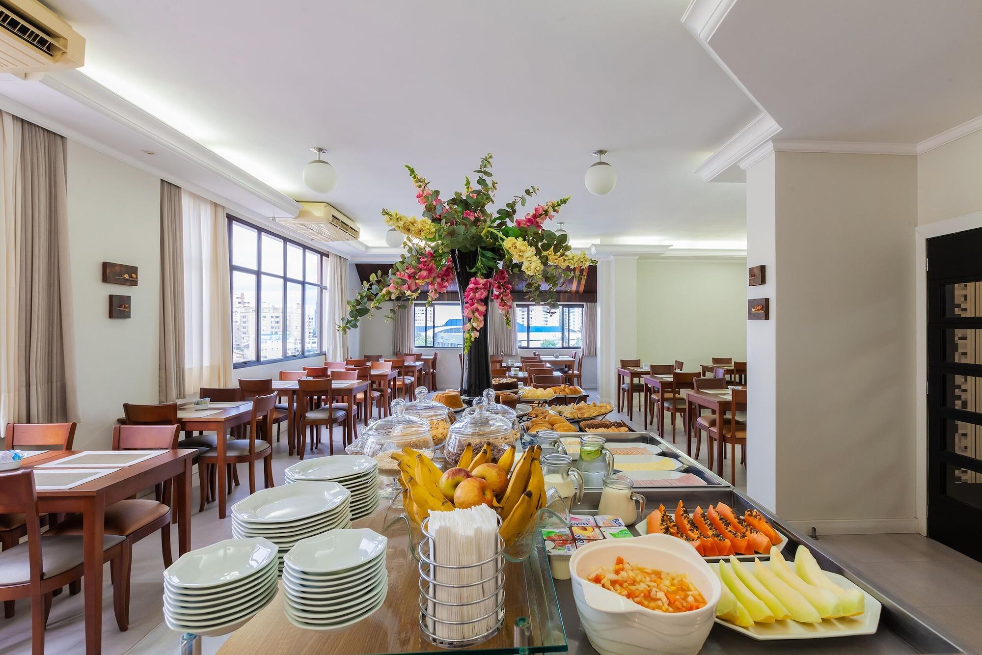Restaurant Tri Hotel Executive Criciúma