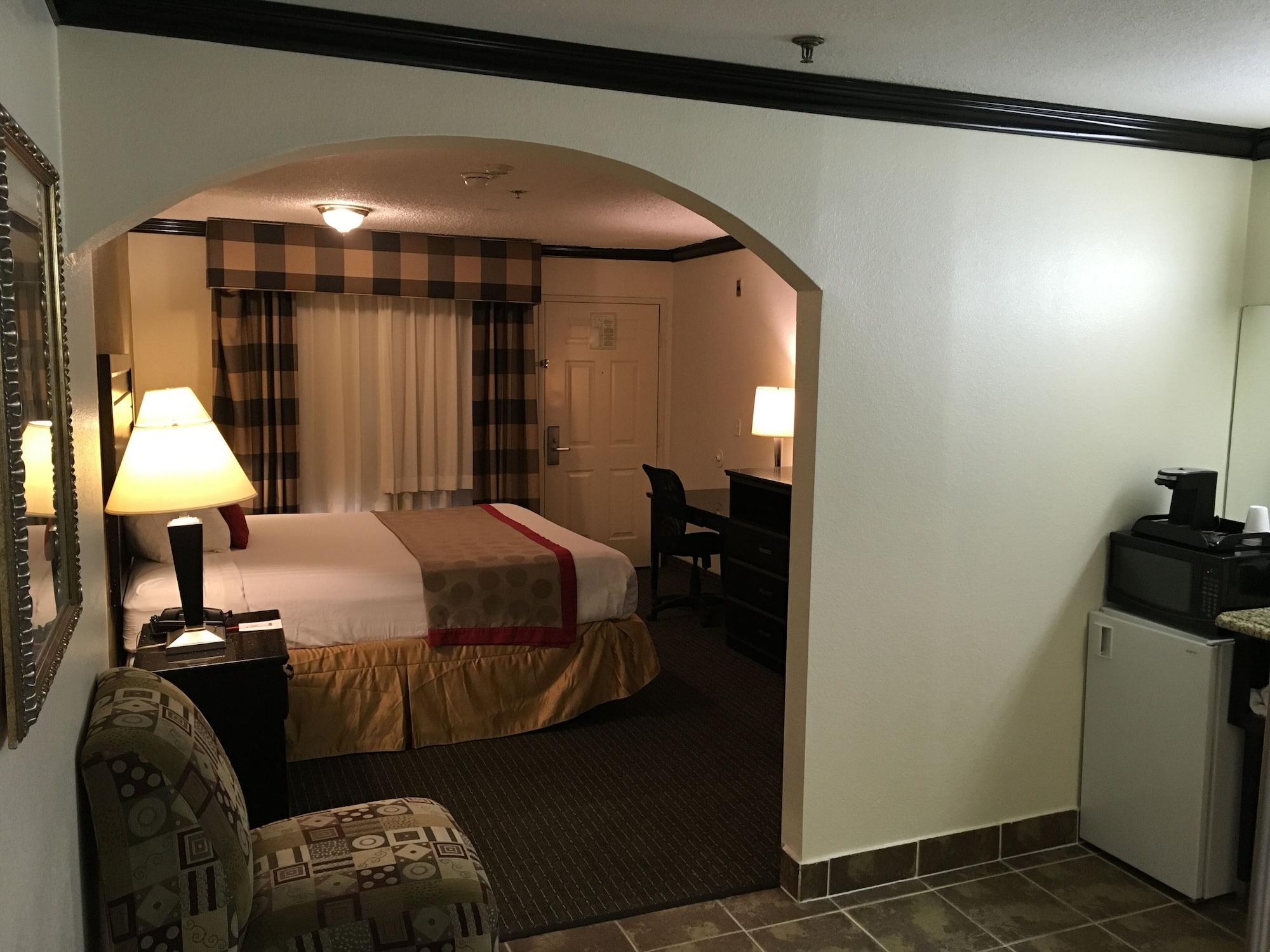 Habitación Ramada by Wyndham Ontario