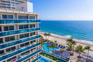Alojamiento - Ocean Sky Hotel and Resort