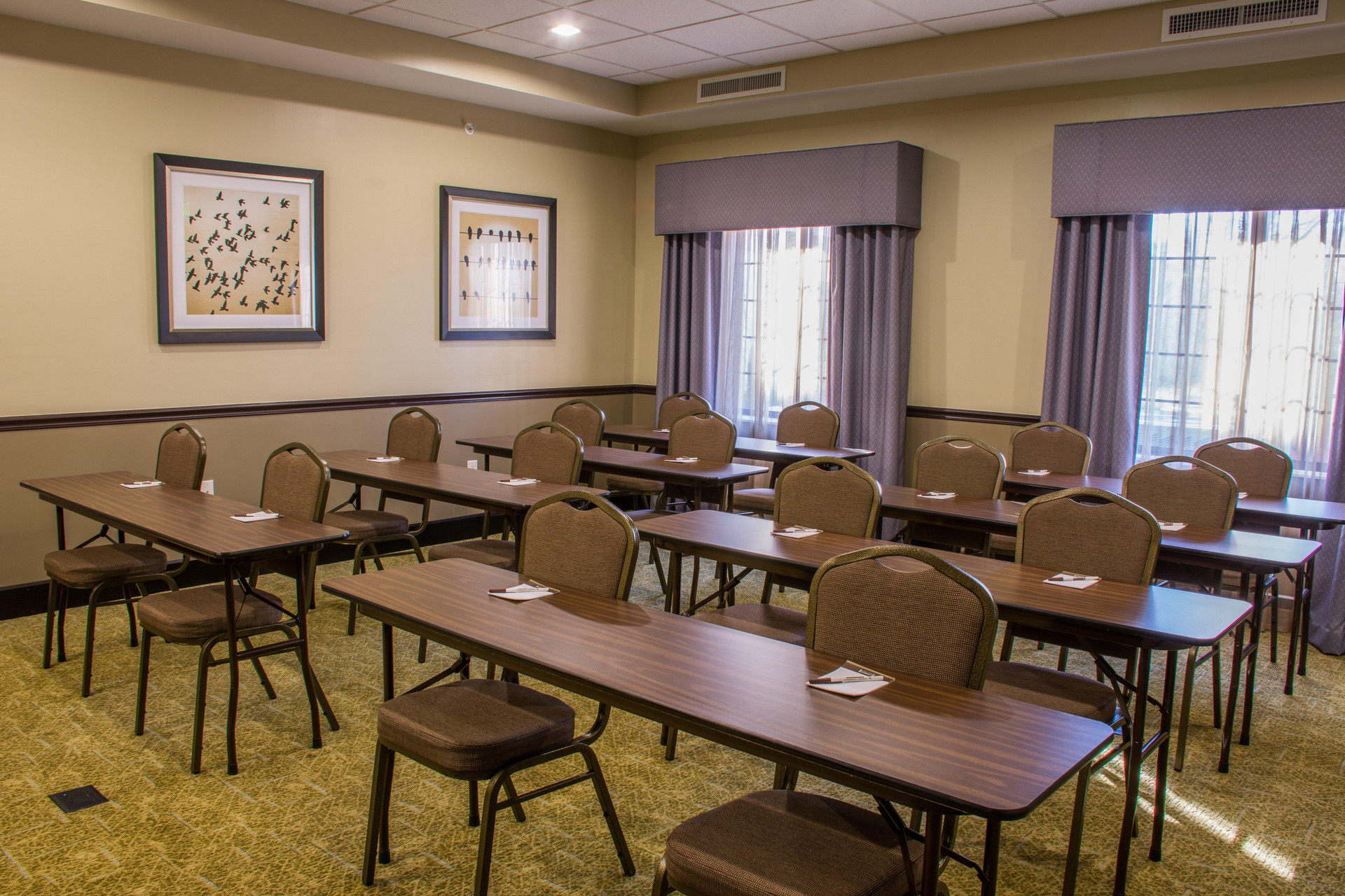 Centro de Negocios Staybridge Suites Schererville