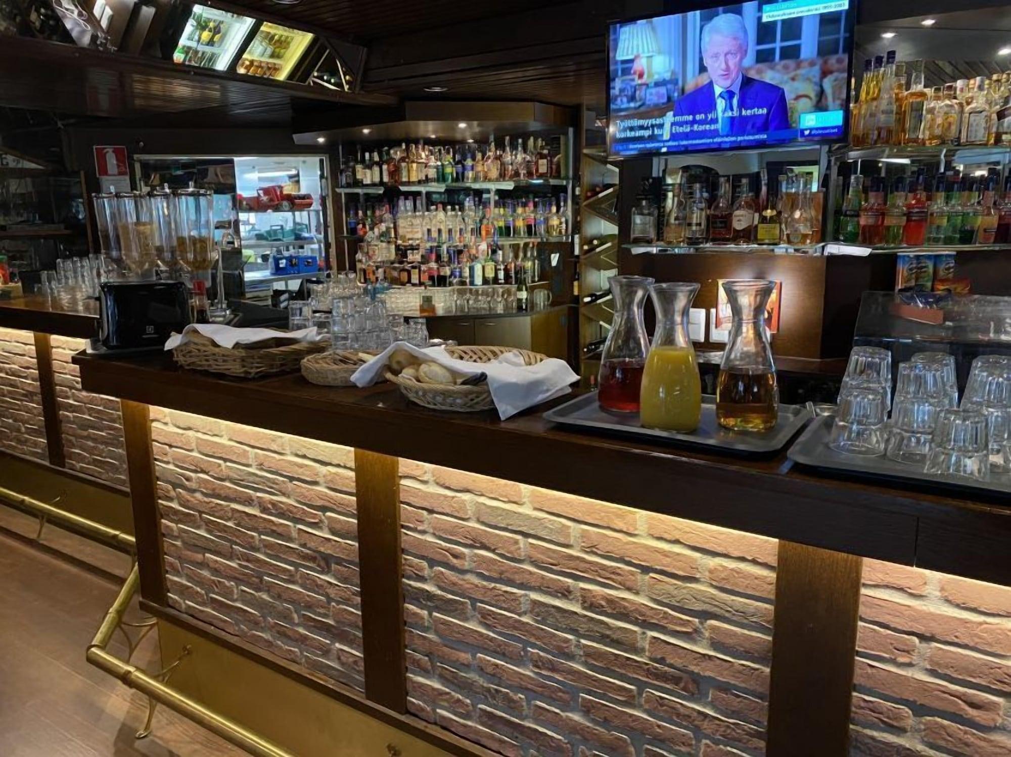 Bar/Salón Hotelli Carneval