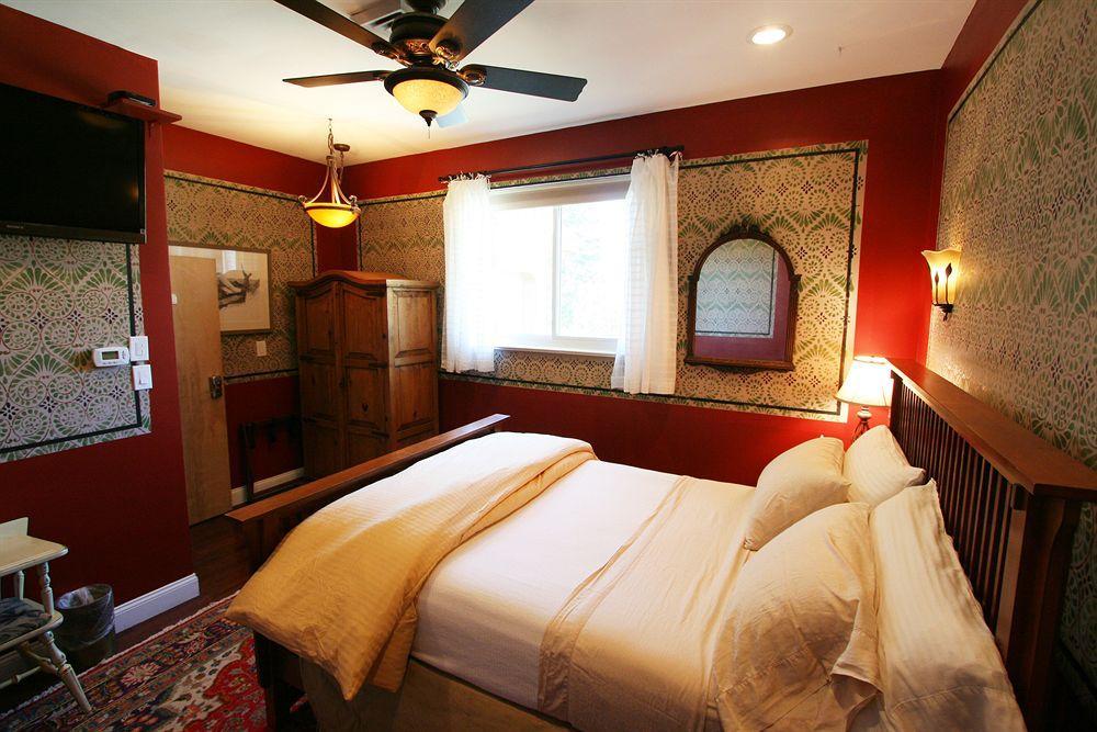 Vista Exterior Alpenhof Bed and Breakfast