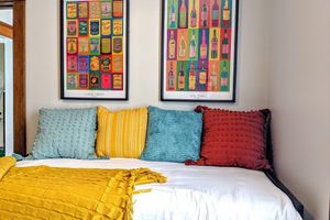 Alquiler Vacacional - Heart of Hertel Prime Location in Buffalo with A/C and Parking!!!