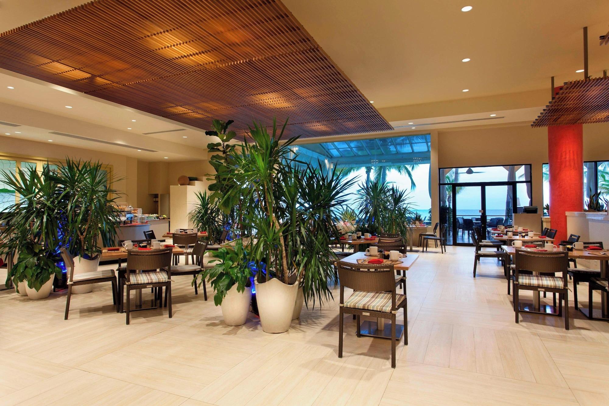 Restaurant Courtyard by Marriott Isla Verde Beach Resort