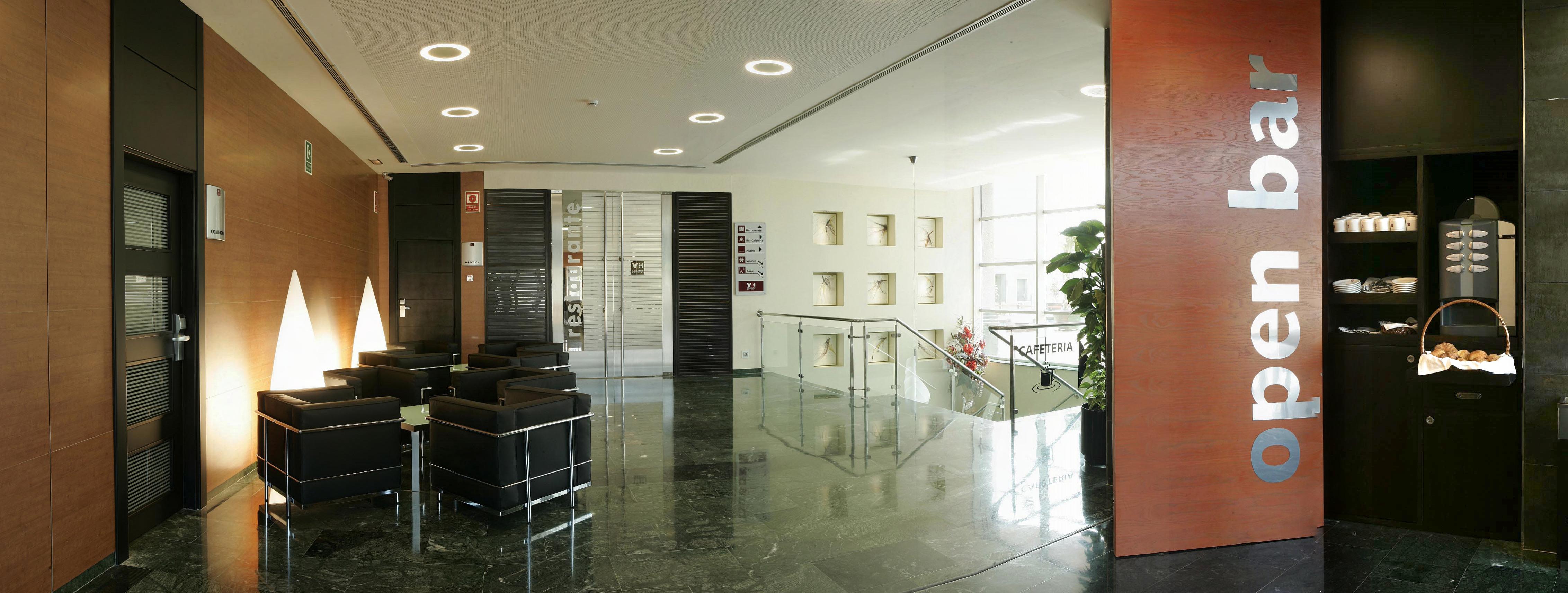 Vista Lobby Hotel Vertice Sevilla Aljarafe