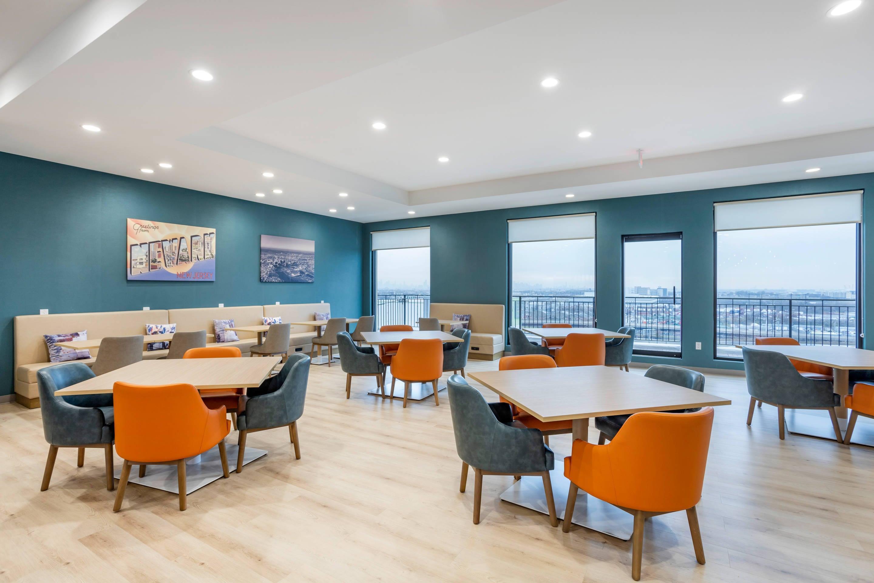 Restaurant Comfort Inn & Suites Newark Liberty International Airport