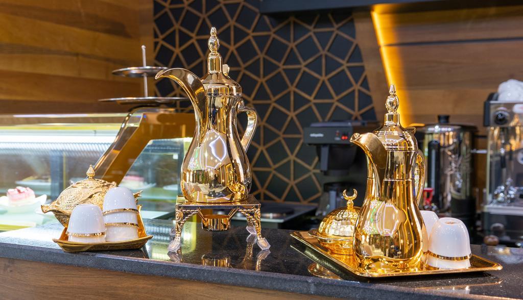 Vista Exterior Crown Rose Hotel