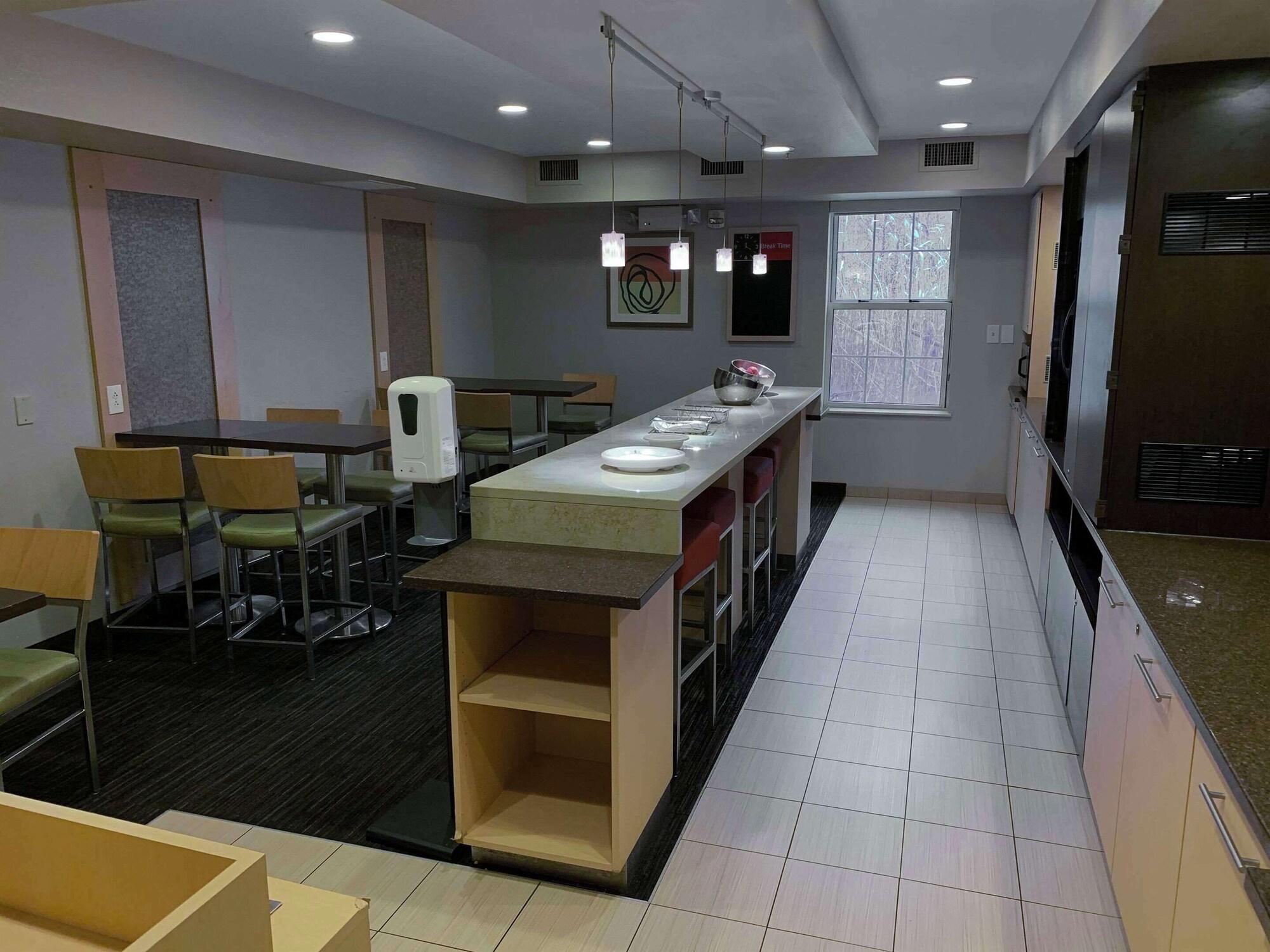 Restaurant MainStay Suites Middleburg Heights Cleveland Airport