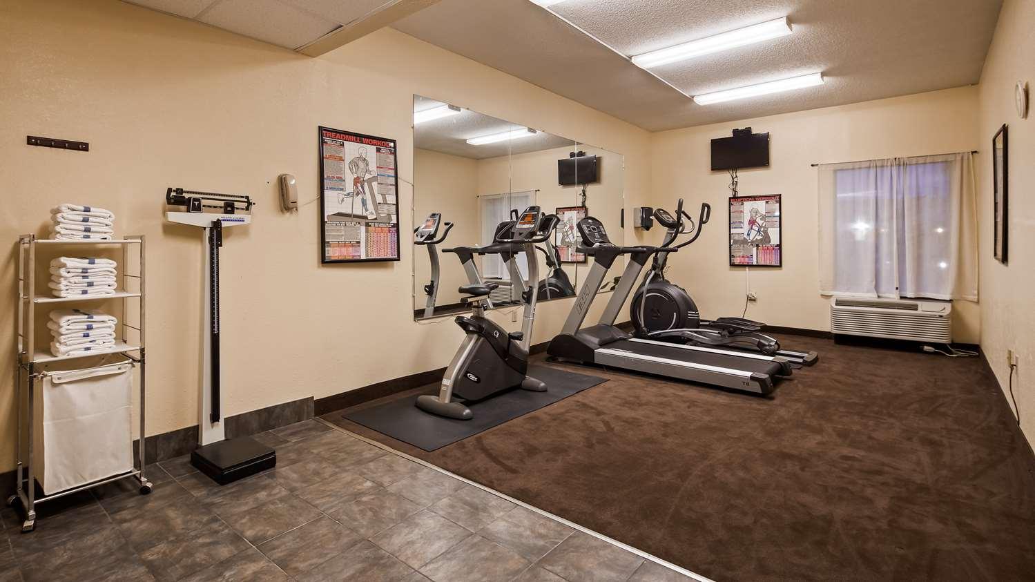 Gimnasio SureStay Plus Hotel by Best Western Nashville Southeast