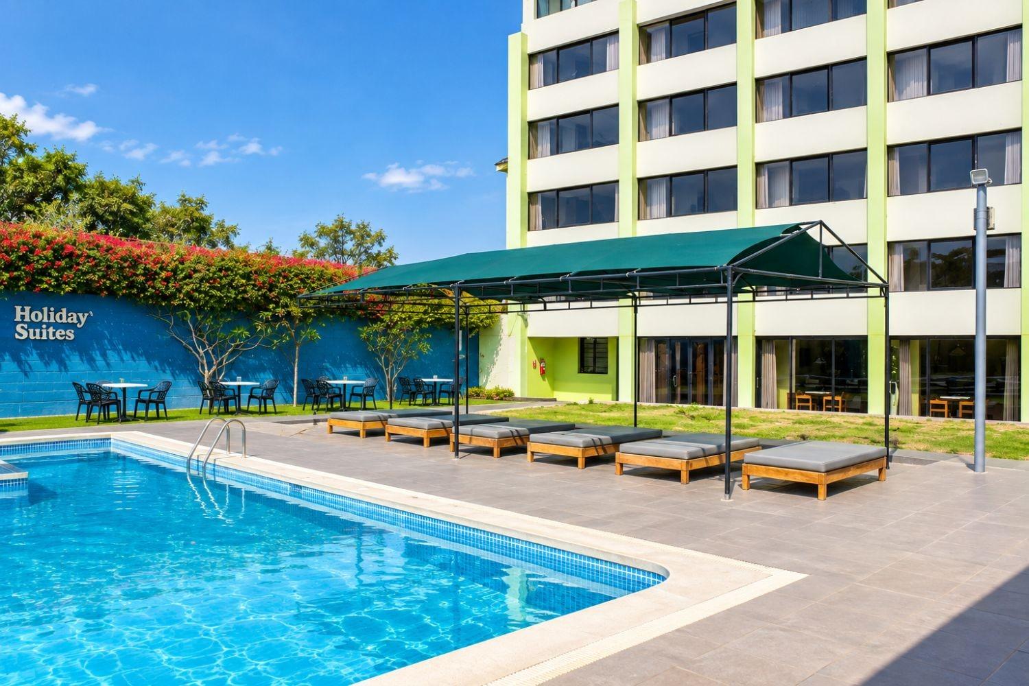 Varios Hotel Holiday Suites