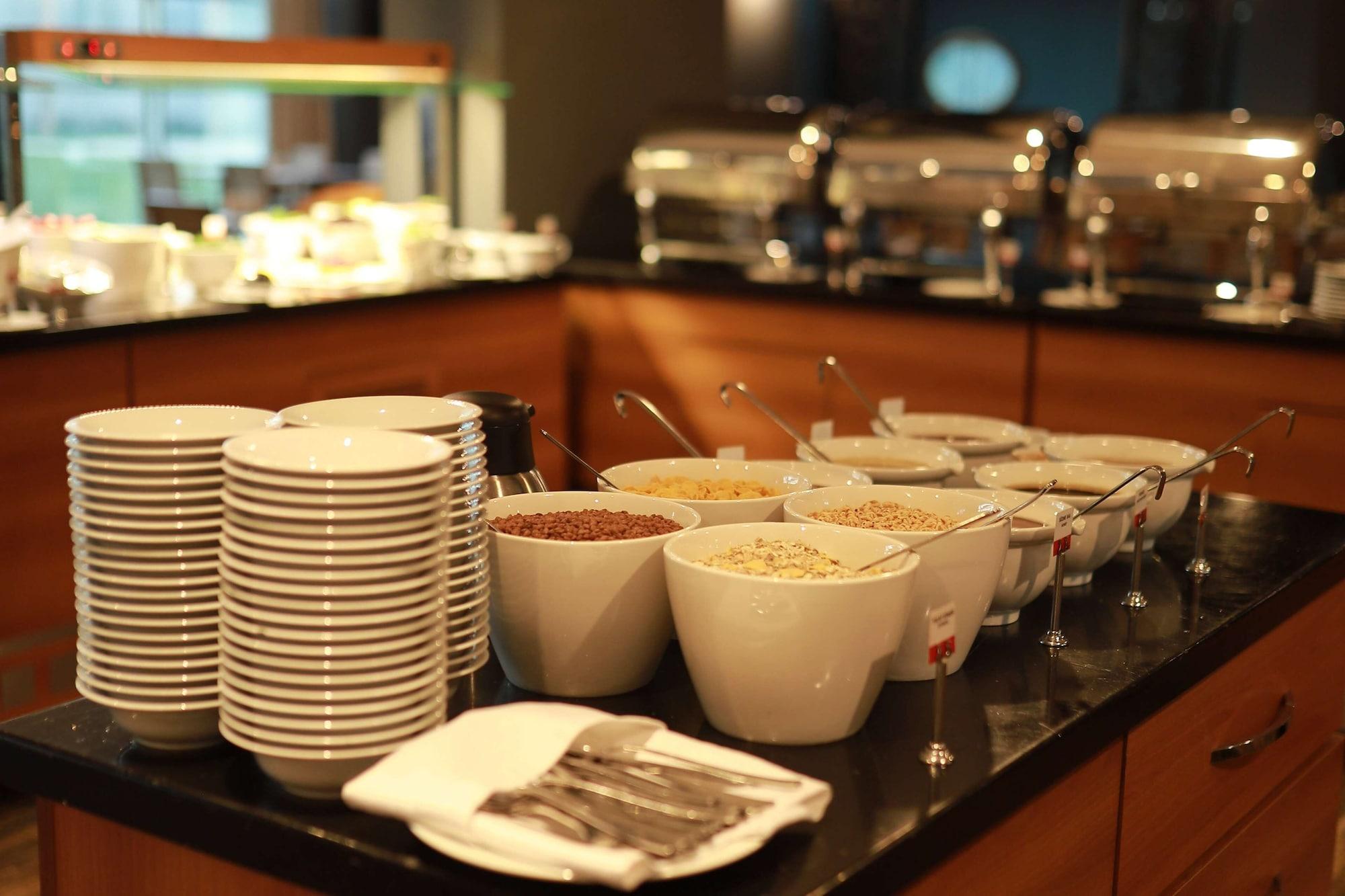 Restaurant Ramada by Wyndham Soma