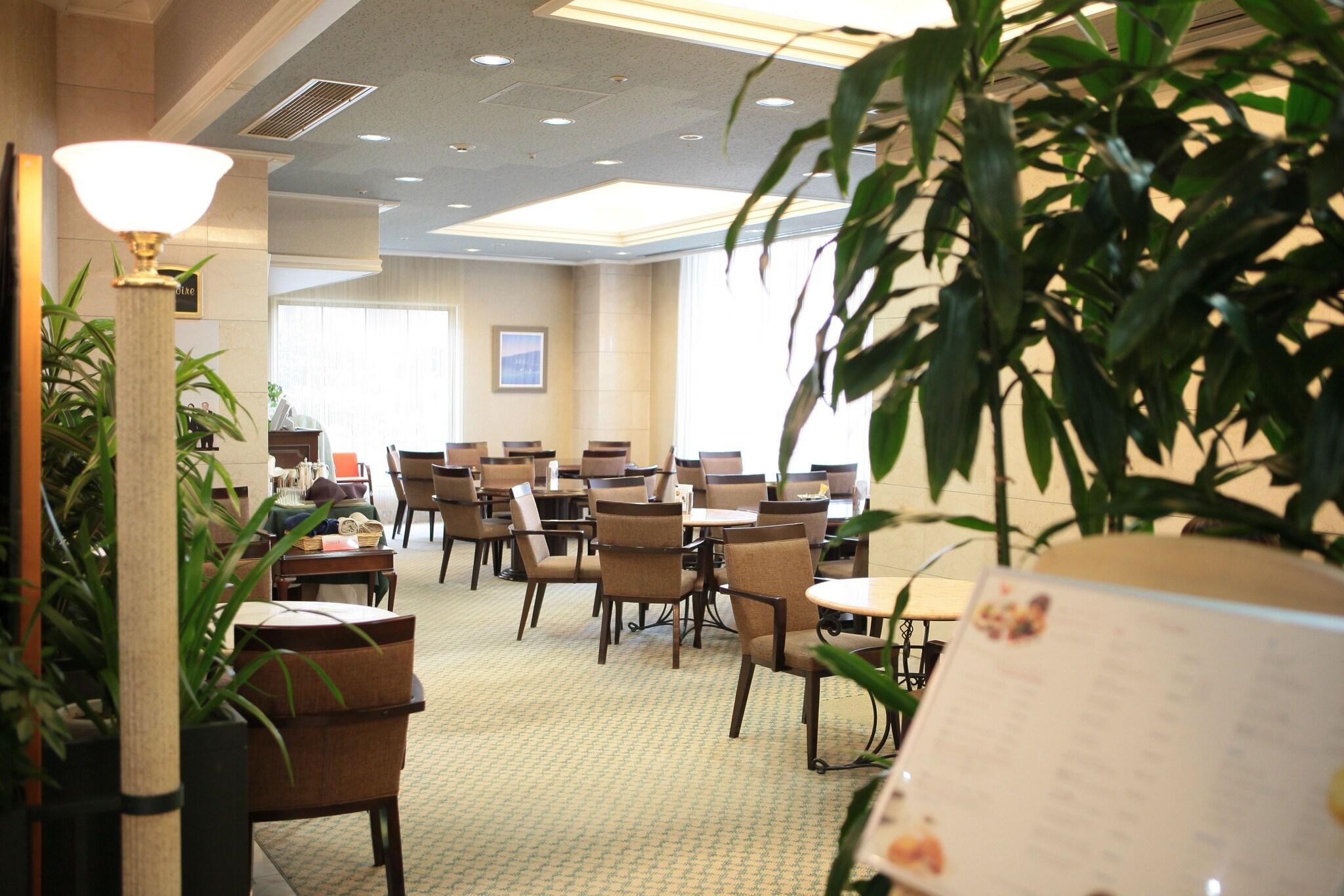 Bar/Salón Hotel Monarque Tottori