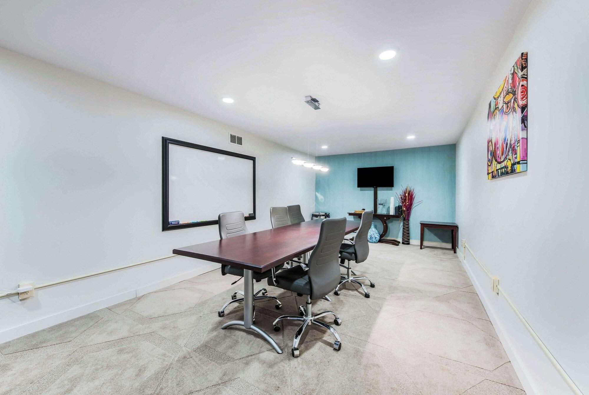 Sala de Reuniones The Blu Hotel Blue Ash Cincinnati, an Ascend Collection Hotel
