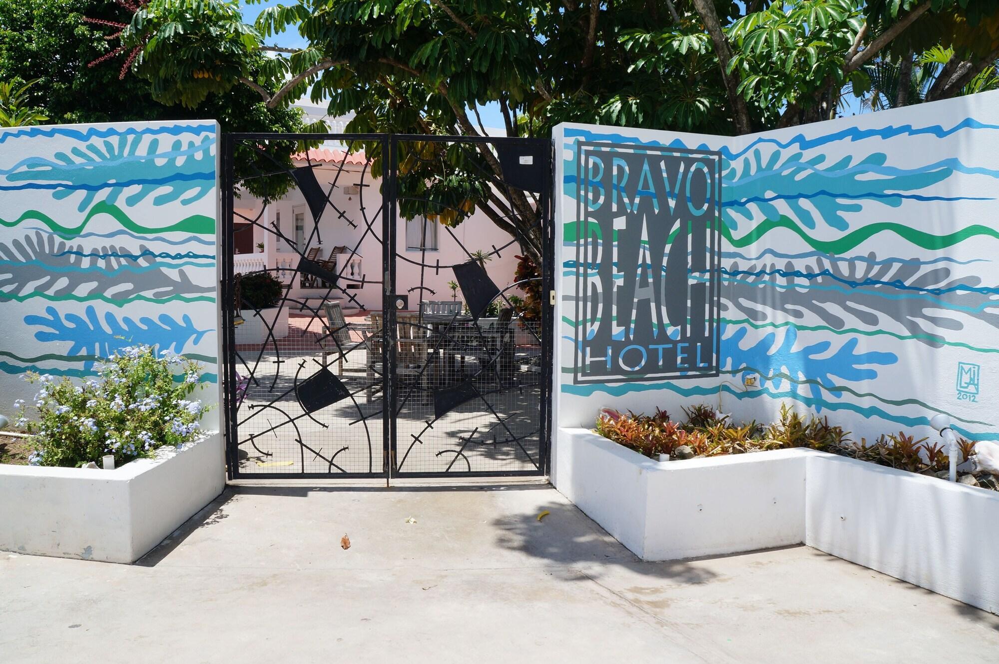 Vista Exterior Bravo Beach Hotel