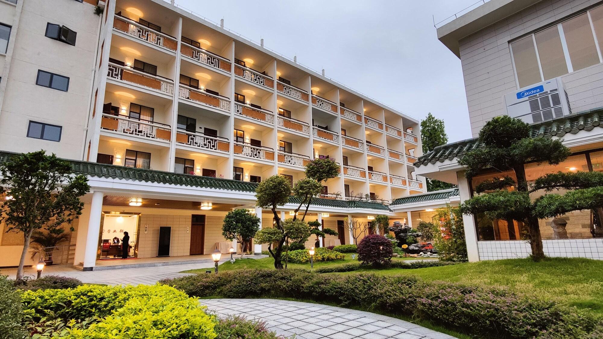 Vista Exterior White Swan Guest House