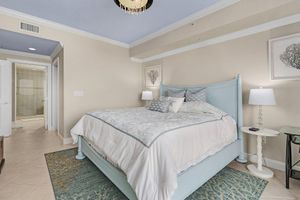 Alquiler Vacacional - Resort-style living high above the beautiful Cape Harbour Marina!