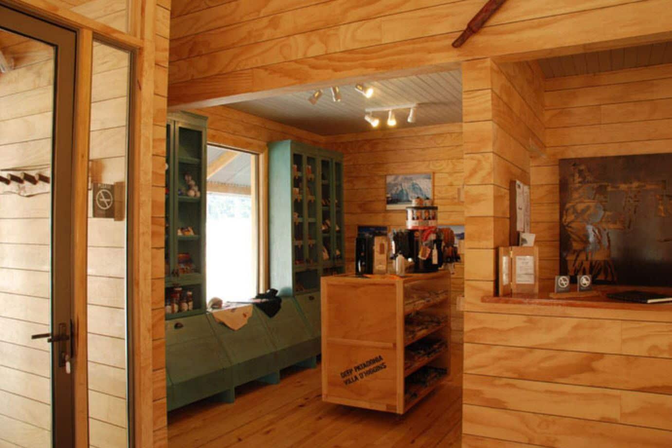 Vista Lobby Robinson Crusoe Deep Patagonia