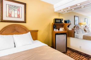 Alojamiento - Quality Inn Central