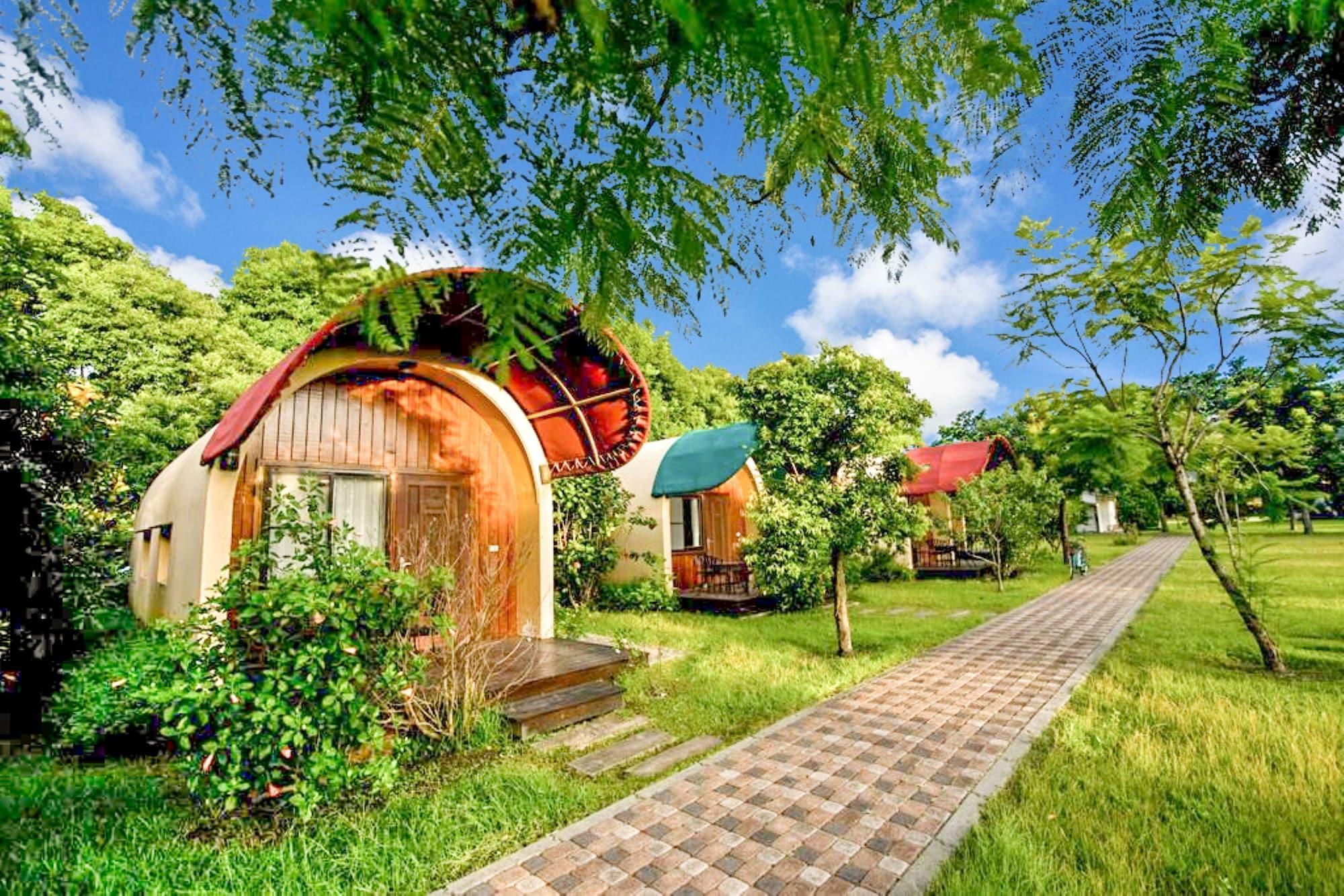 Varios Ville Greensward