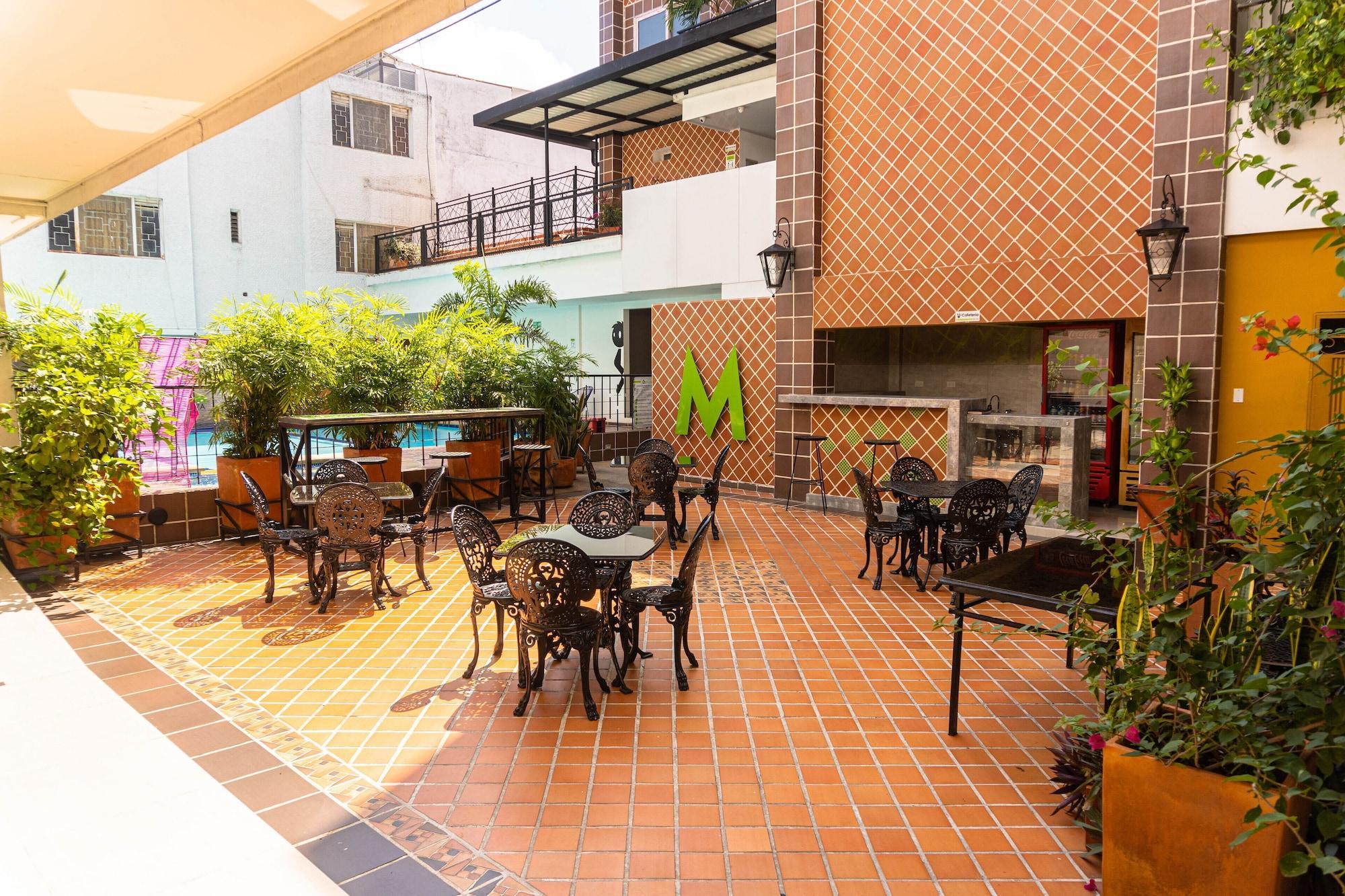 Vista Exterior Hotel Millenium Victoria Plaza
