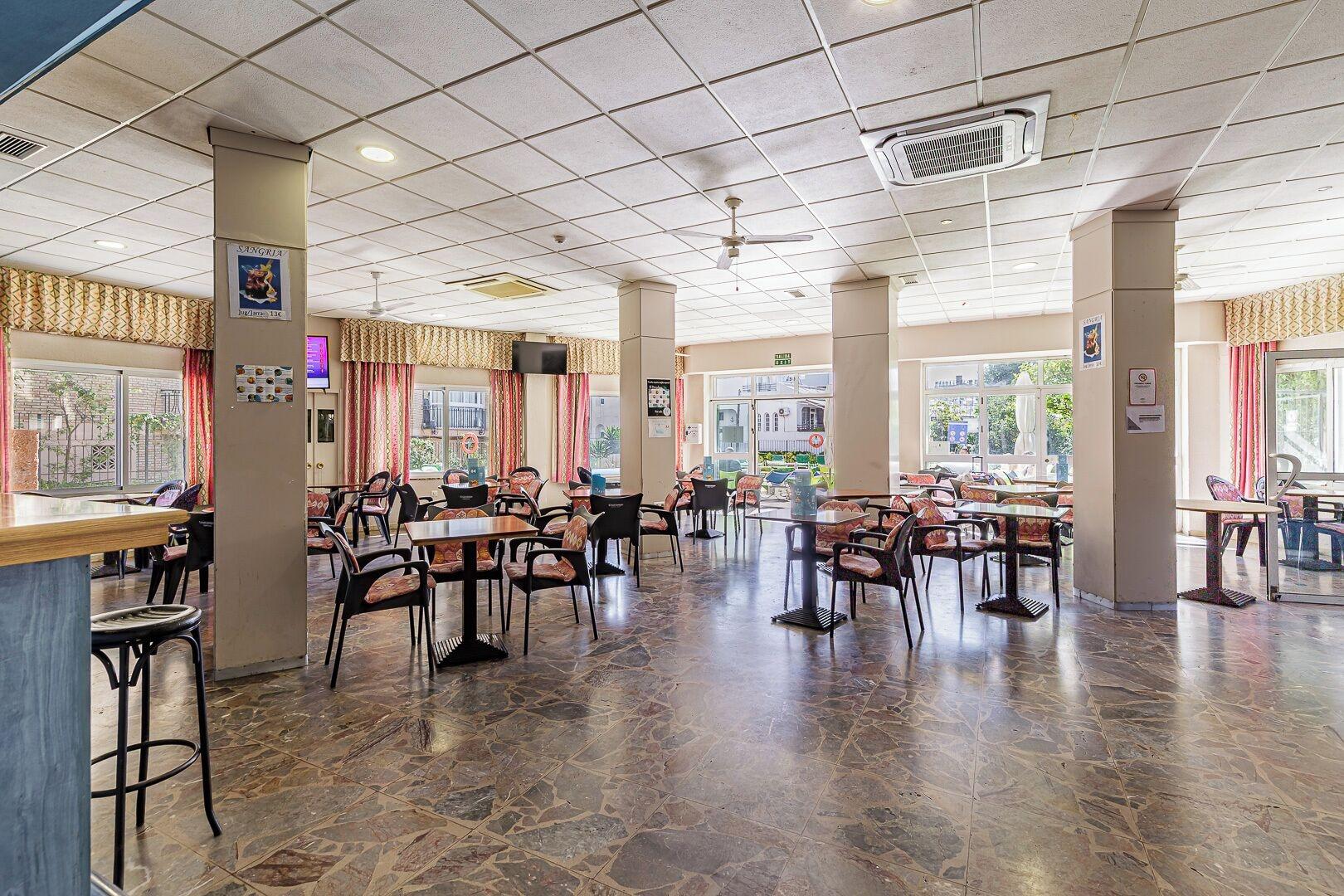 Bar/Salón Apartamentos Doramar