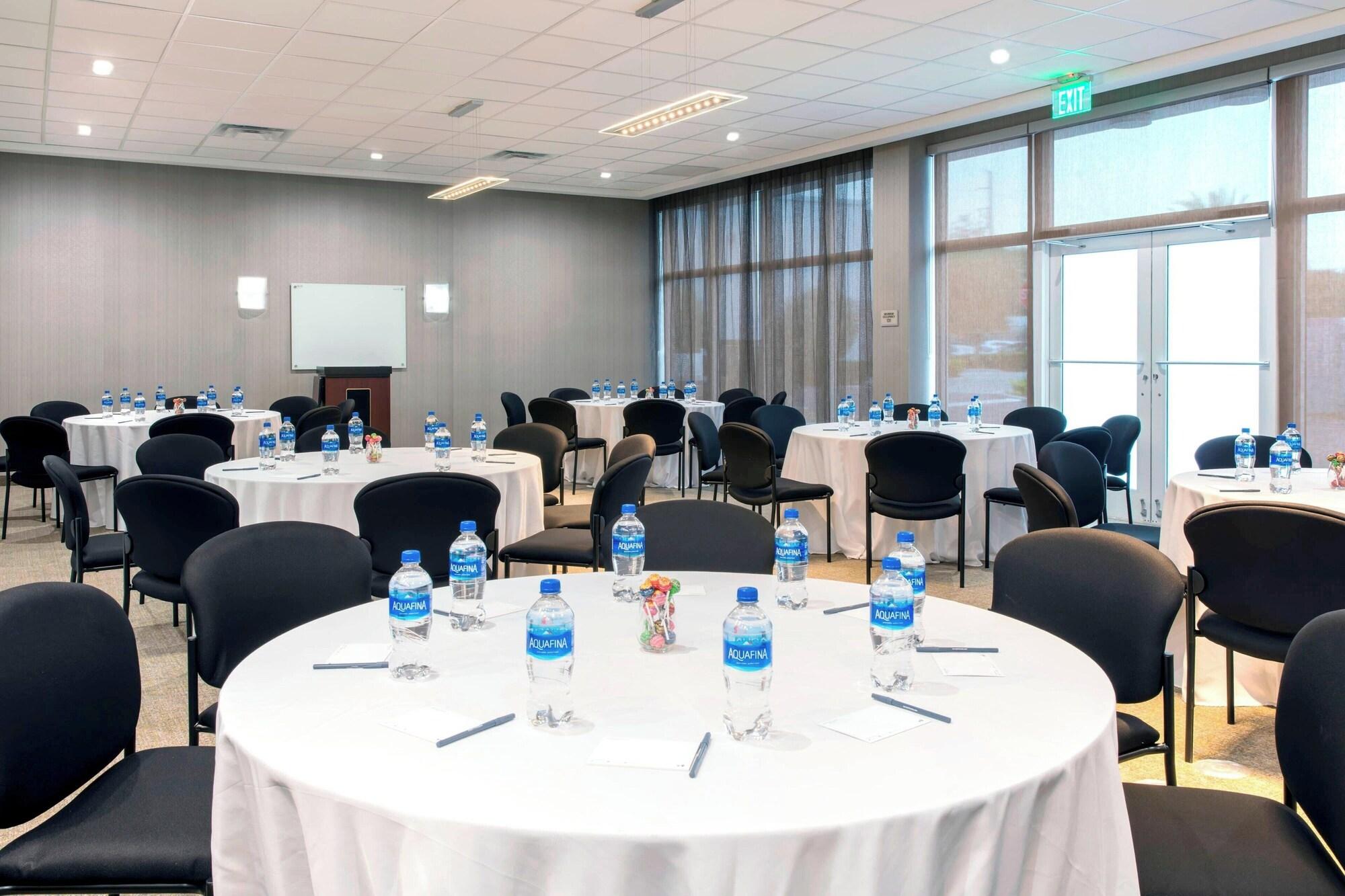 Sala de Reuniones SpringHill Suites by Marriott Miami Doral