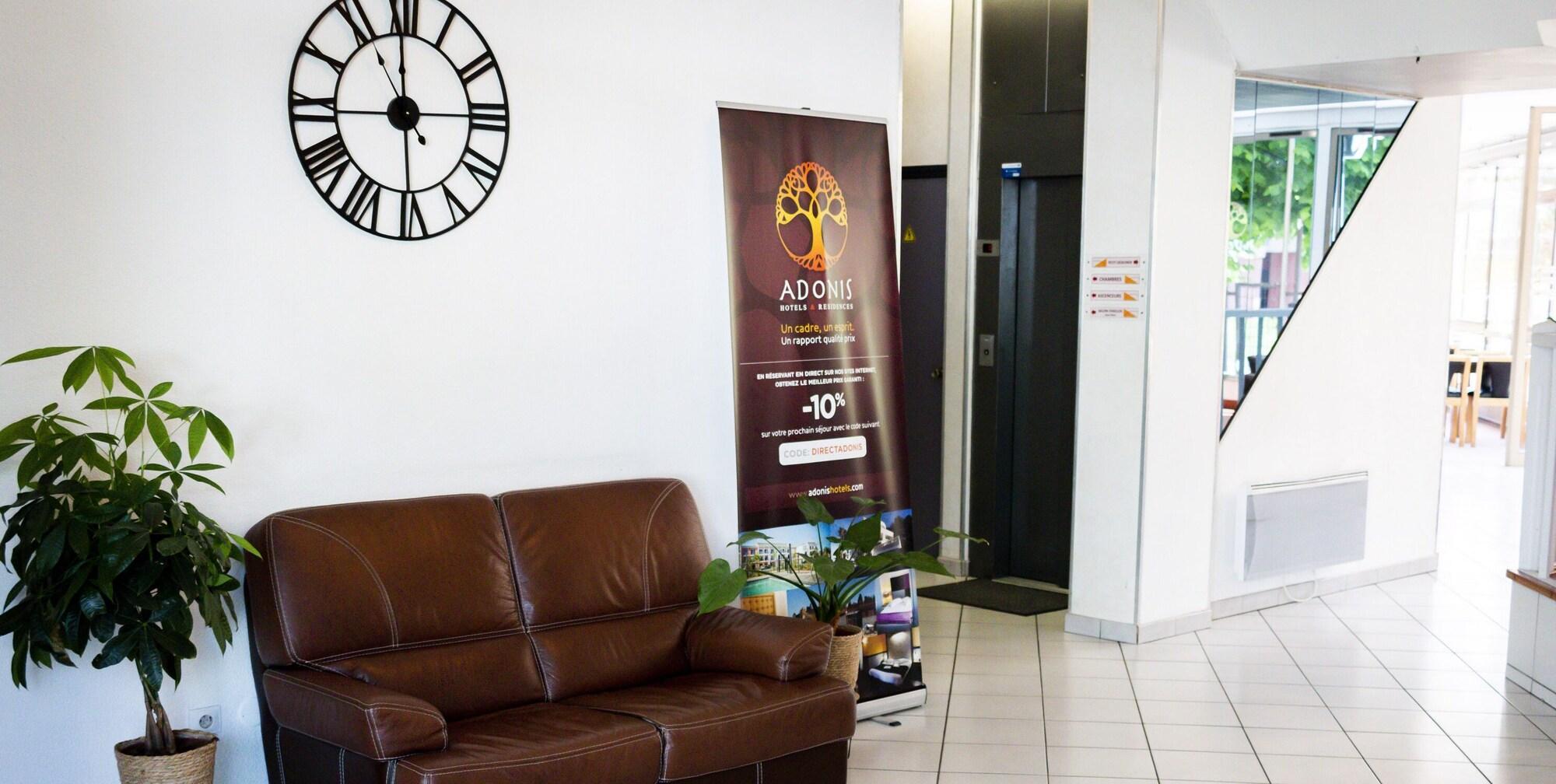 Vista Lobby Adonis Gapotel